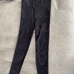Postpartum compression support leggings